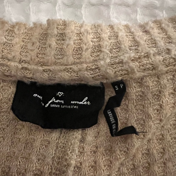 Urban Outfitters Sweater - Picture 4 of 6